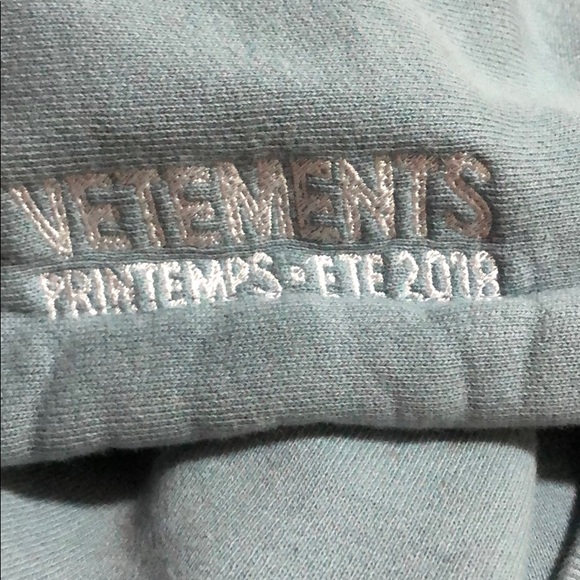 Vetements Unicorn & Rainbow Hoodie - Picture 9 of 9